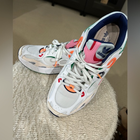 ADIDAS - Size 10 - Picture 2 of 5